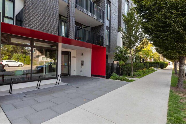 5085 Main St in Vancouver, BC - Building Photo - Building Photo