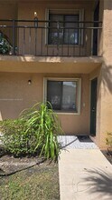 193 Lakeview Dr in Weston, FL - Building Photo - Building Photo