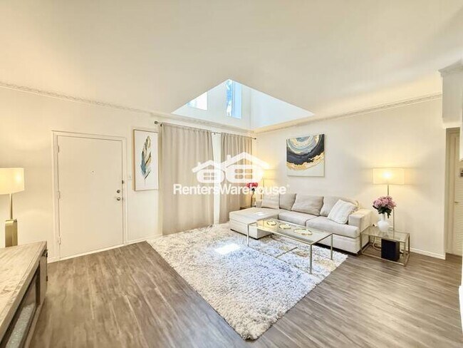 property at 4312 Bellaire Dr S