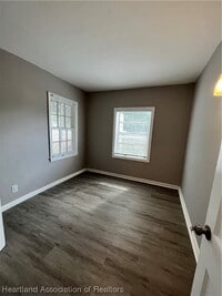 1329 Memorial Dr photo'