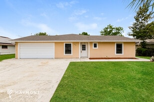 621 Deauville Ct in Kissimmee, FL - Building Photo