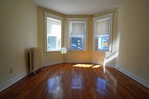 217 Kelton St, Unit 5 in Boston, MA - Building Photo