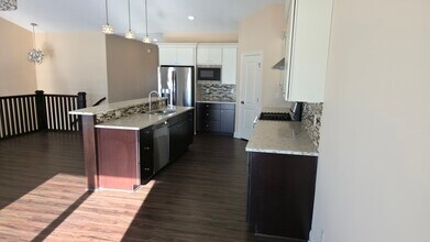 1317 NE 51st St in Ankeny, IA - Building Photo - Building Photo