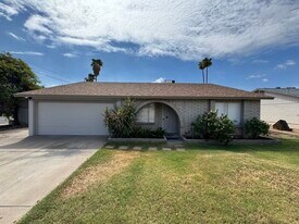 2701 W Charleston Ave in Phoenix, AZ - Building Photo