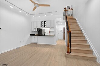 159 Palisade Ave in Jersey City, NJ - Building Photo - Building Photo