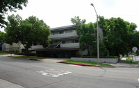 604 E Verdugo Ave in Burbank, CA - Foto de edificio - Building Photo