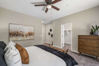 Monarch Luxury Townhomes in Phoenix, AZ - Building Photo - Building Photo