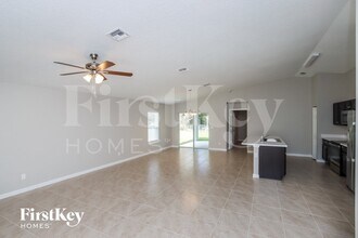785 Coconut St SE in Palm Bay, FL - Foto de edificio - Building Photo