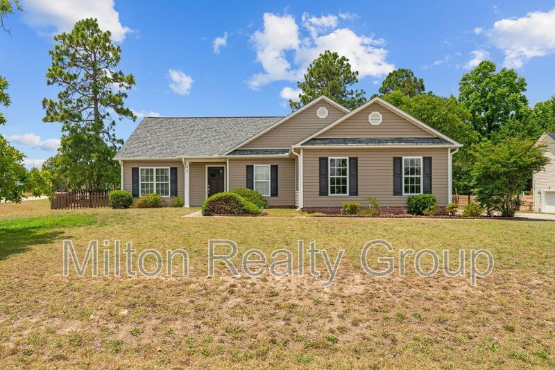 11 Sawtooth Oak Cir in Bunnlevel, NC - Building Photo
