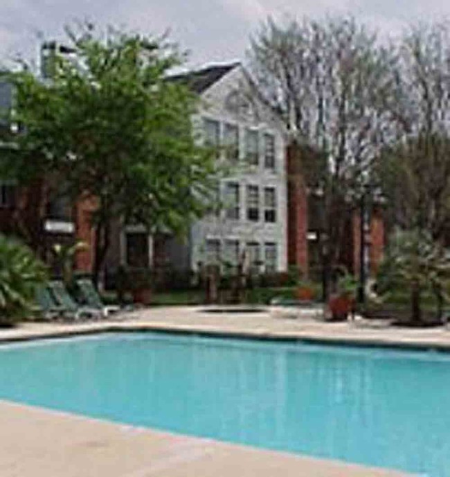 Villa Adora Apartments in Houston, TX - Foto de edificio - Building Photo