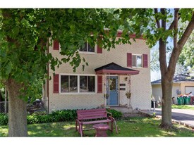 3829 Lake Dr in Minneapolis, MN - Building Photo