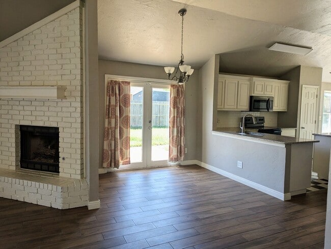 1005 Valley Ct in Edmond, OK - Building Photo - Building Photo