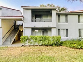 851 Lyons Rd, Unit 22106 in Coconut Creek, FL - Building Photo