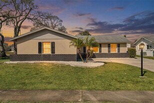 2814 20th Ave Dr W in Bradenton, FL - Building Photo