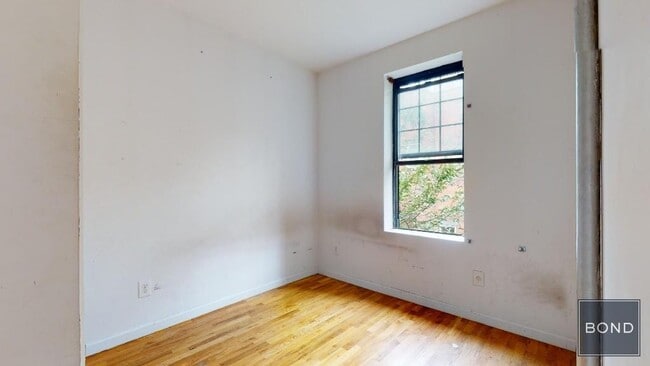240 Waverly Pl in New York, NY - Building Photo - Building Photo