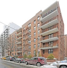 Franklin Avenue Corp Apartments in Flushing, NY - Foto de edificio - Building Photo