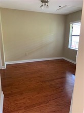 1306 Norwalk Ln-Unit -303 in Austin, TX - Building Photo - Building Photo