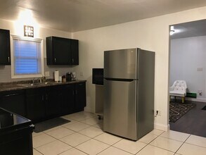 211 N Lincoln St, Unit Apt #1 in Kirksville, MO - Building Photo - Building Photo