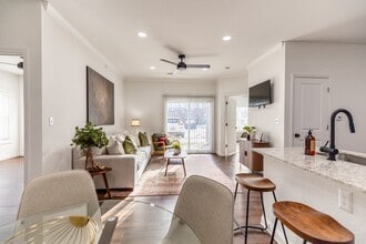 92West in West Des Moines, IA - Foto de edificio - Building Photo