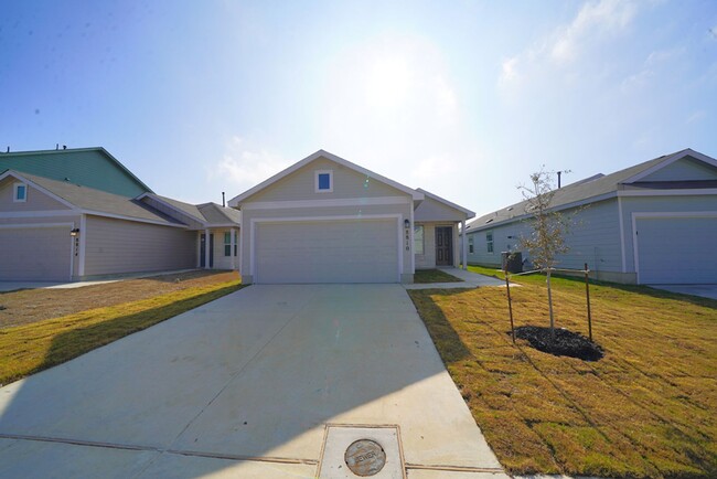 8810 Barrow Path in Converse, TX - Building Photo - Building Photo