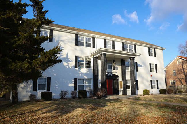 Bear Place in Springfield, MO - Foto de edificio - Building Photo