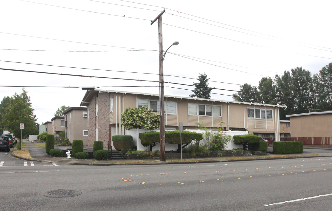 The Duchess Apartments in Kent, WA - Building Photo