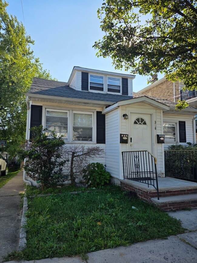 286 Kennedy Dr