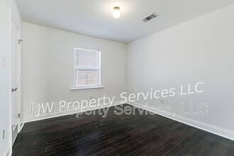 677 Oakwood Dr in Terrytown, LA - Building Photo - Building Photo