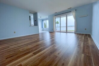 145 Breakers Ln in Stratford, CT - Building Photo - Building Photo
