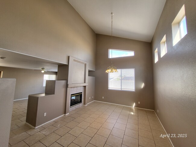 619 Wood Rose Ct in Henderson, NV - Building Photo - Building Photo
