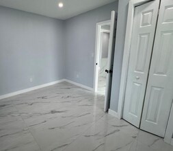 16440 NE 10th Ave in North Miami Beach, FL - Building Photo - Building Photo