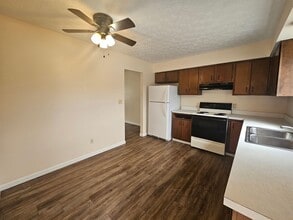 3944 Summit St in Ravenna, OH - Building Photo - Building Photo