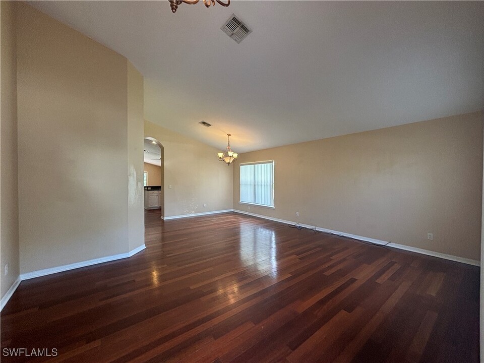 9200 Middle Oak Dr in Ft. Myers, FL - Building Photo