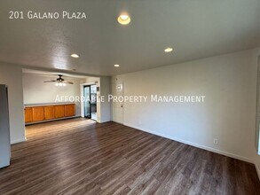 201 Galano Plaza in Union City, CA - Building Photo - Building Photo