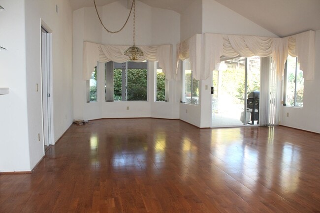 4916 Icaria Way in Oceanside, CA - Building Photo - Building Photo