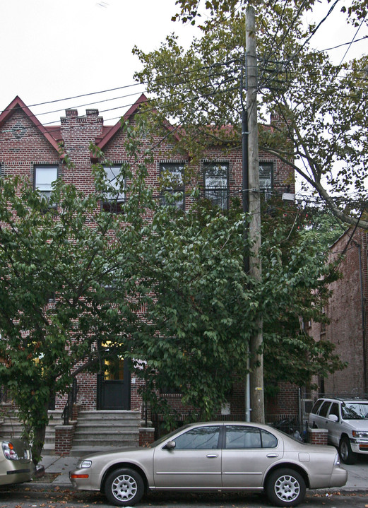 895 Mother Gaston Blvd in Brooklyn, NY - Foto de edificio