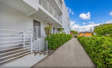 444-542 SW 3rd Street in Miami, FL - Building Photo - Building Photo