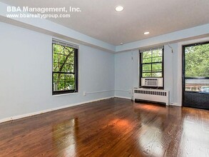 94A Marion St, Unit 4 in Brookline, MA - Foto de edificio - Building Photo