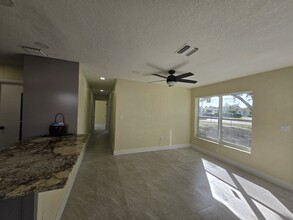 1301 N 72nd Ave in Hollywood, FL - Building Photo - Building Photo