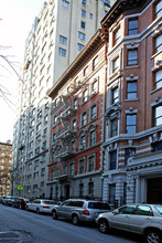 306 W 80th St in New York, NY - Building Photo - Building Photo