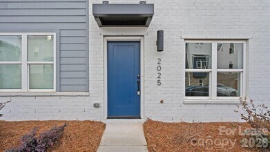 2025 Clarksdale Dr in Charlotte, NC - Building Photo - Building Photo