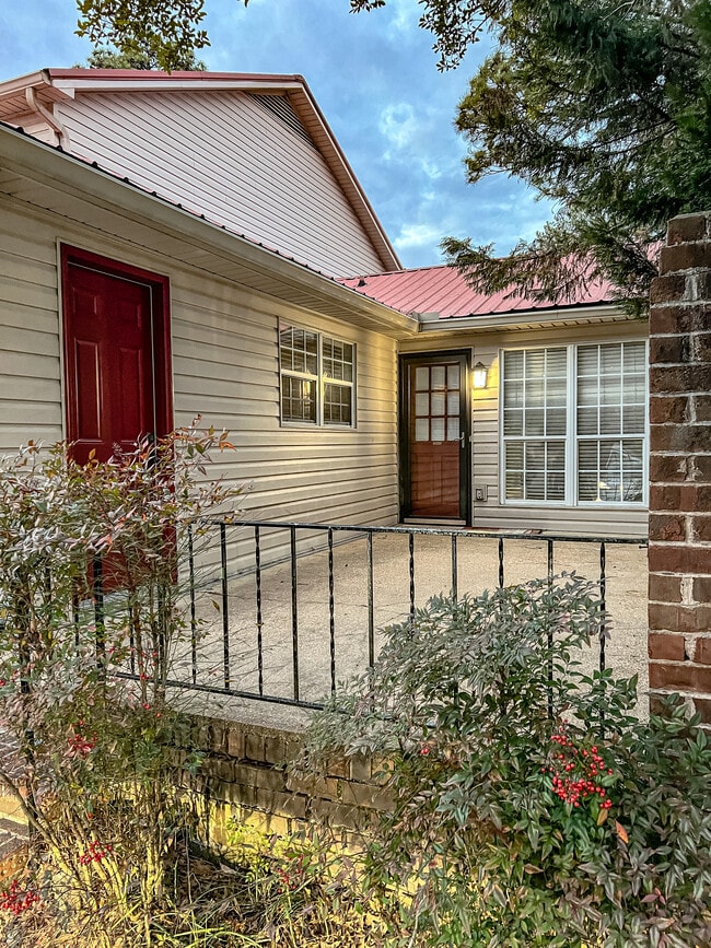 1661 Patton Chapel Rd in Hoover, AL - Building Photo - Building Photo