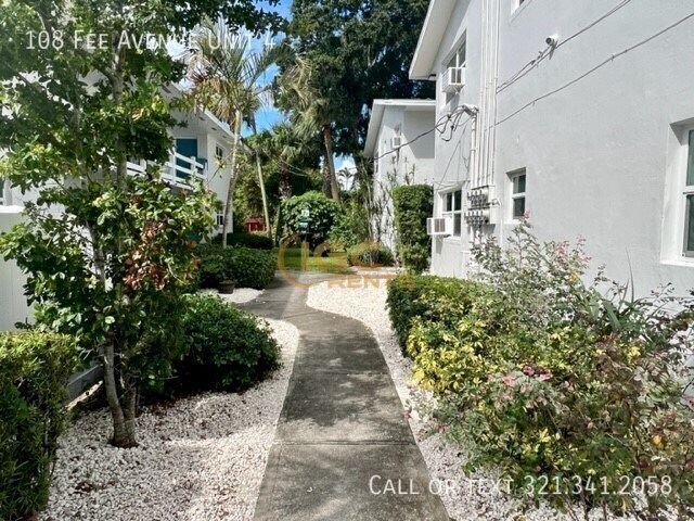 108 E Fee Ave in Melbourne, FL - Foto de edificio - Building Photo