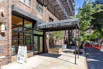 321 E 22nd St in New York, NY - Building Photo - Building Photo