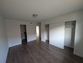 383 N Prospero Dr, Unit 5 in Covina, CA - Building Photo - Building Photo