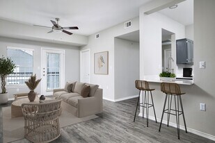 Hillside on Cannon in Austin, TX - Building Photo