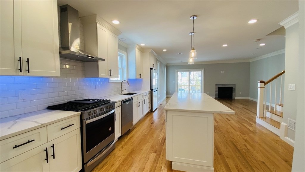 211 West St in Needham, MA - Building Photo