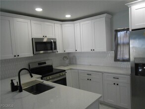 636 Eisenhower Blvd in Lehigh Acres, FL - Building Photo - Building Photo