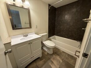 25 Court St, Unit 2 in Binghamton, NY - Foto de edificio - Building Photo