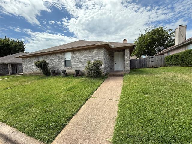 4316 Elliott Oaks Dr in Arlington, TX - Building Photo